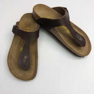 NWOT Birkenstock Gizeh Sandals Brown